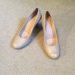 NATURALIZER Michelle Pump Tender Taupe Size 8.5 W